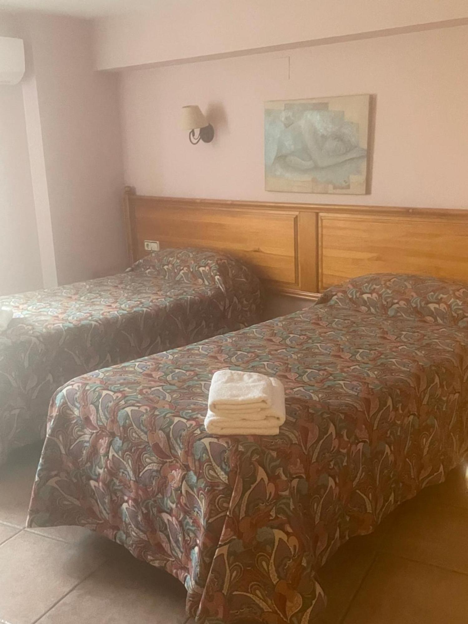 La Posá Hostel Villar del Arzobispo Kültér fotó