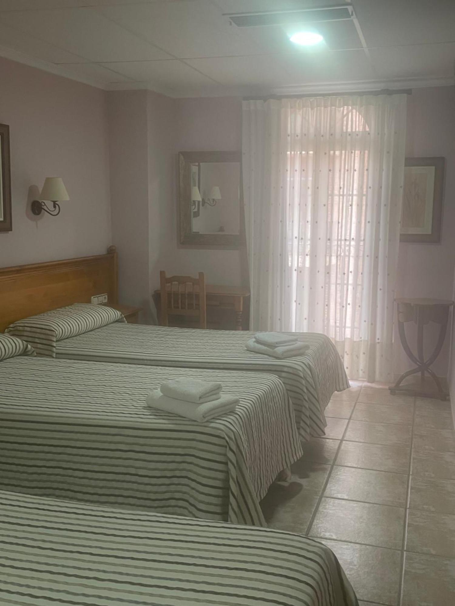 La Posá Hostel Villar del Arzobispo Kültér fotó