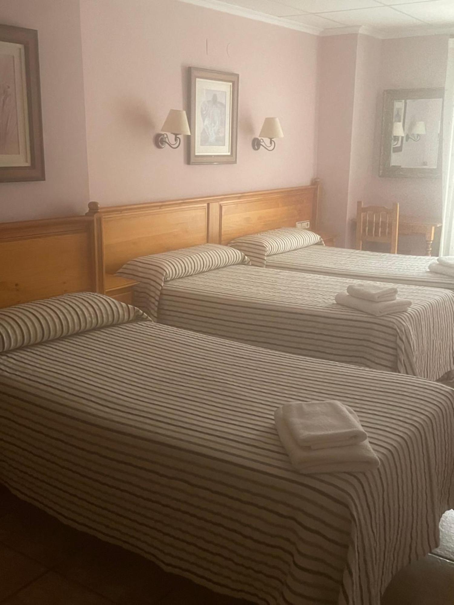 La Posá Hostel Villar del Arzobispo Kültér fotó